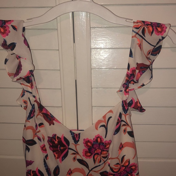 Express dress - Picture 2 of 4